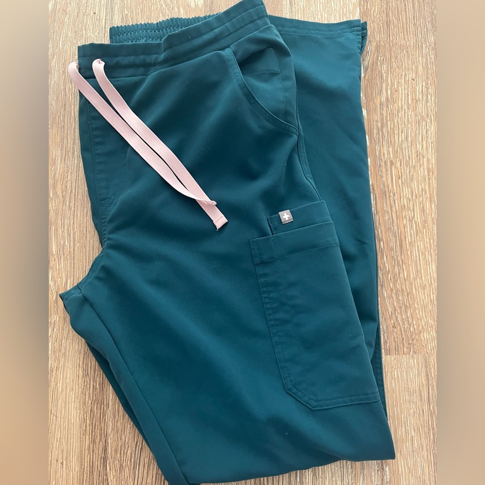 Women’s fig scrubs like new condition